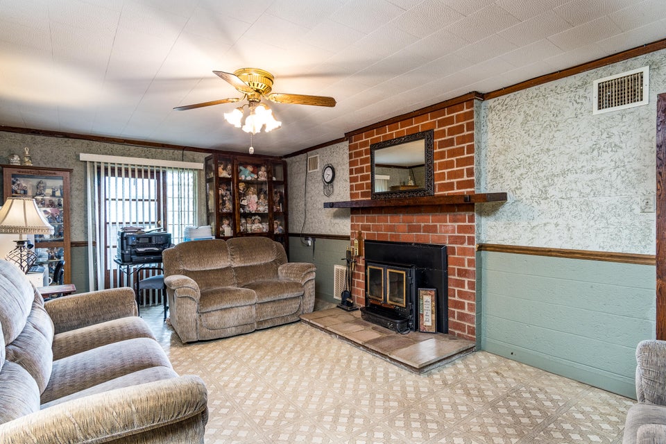 Photo #18: 1015 7th Street