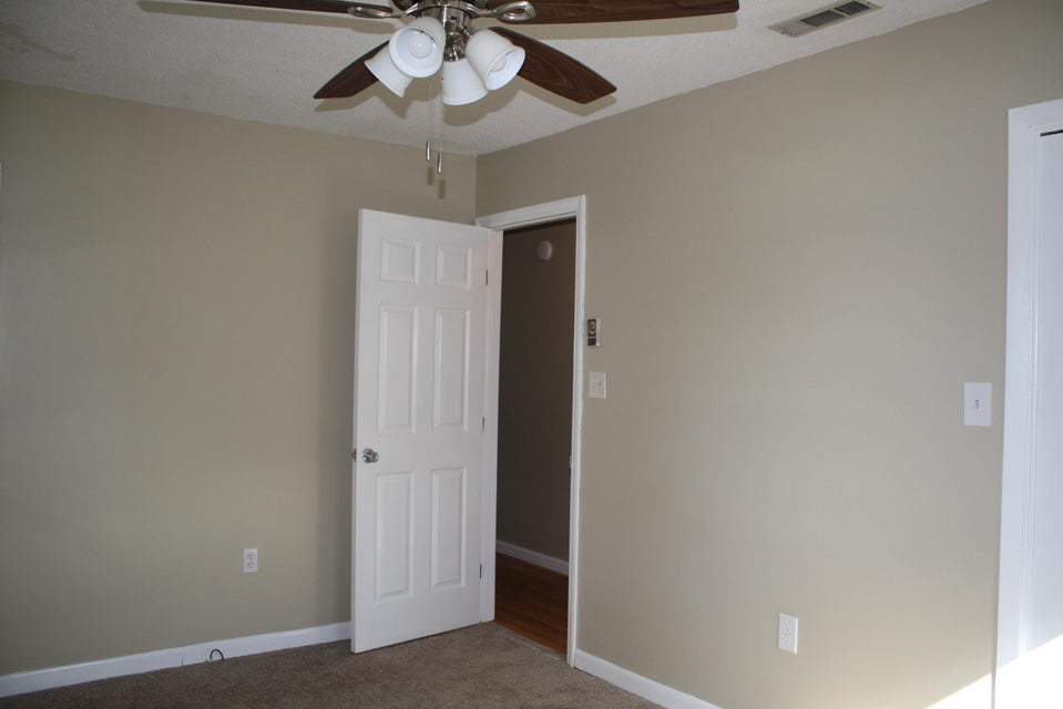 Photo #18: 220 Norwood Dr