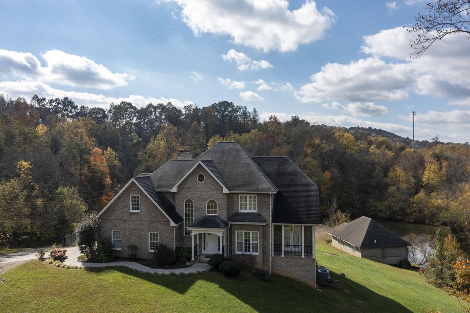 Photo #3: 320 Southwood Drive