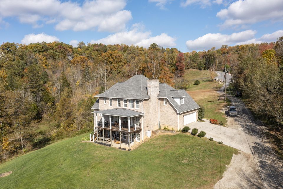 Photo #8: 320 Southwood Drive