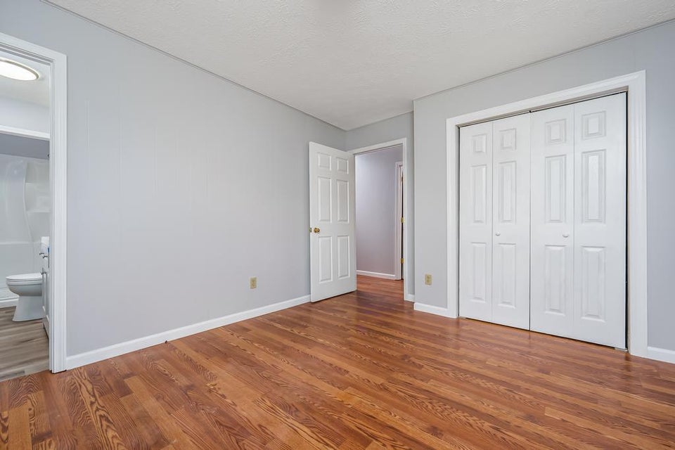 Photo #37: 110 Winchester Drive