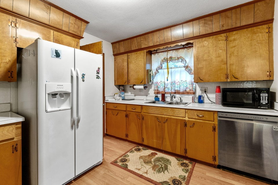 Photo #13: 212 Twin Oaks Drive