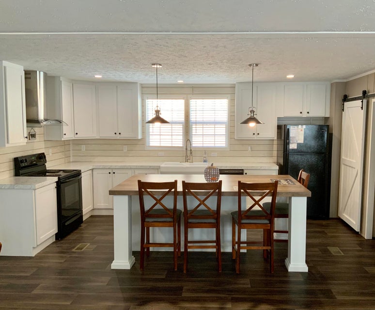 Photo #2: 209 Woods Edge Dr