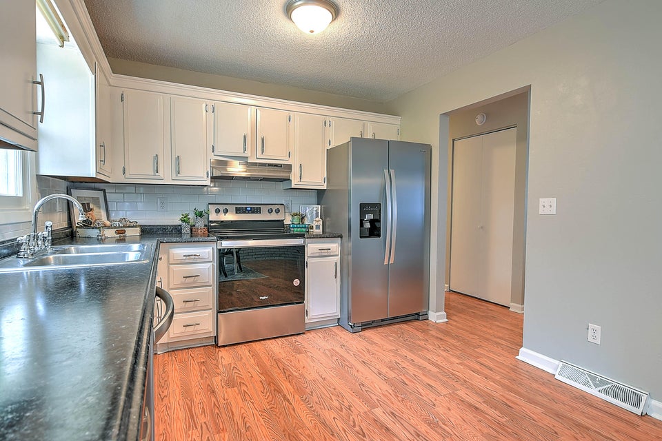 Photo #9: 3020 Ridgemont Circle