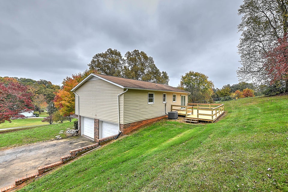 Photo #31: 3020 Ridgemont Circle