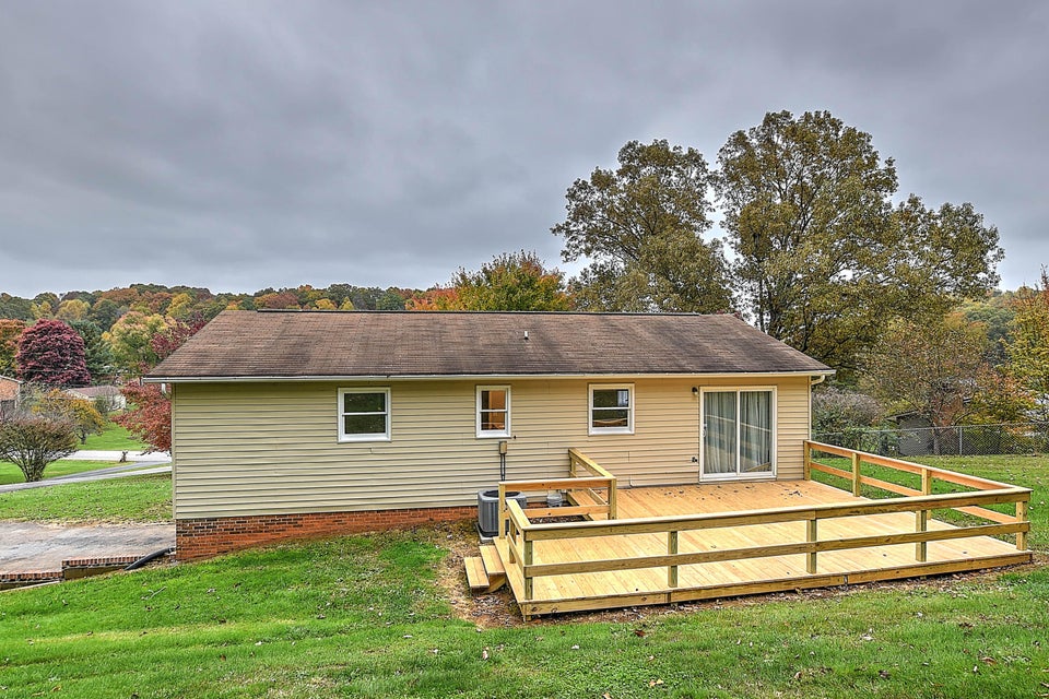Photo #32: 3020 Ridgemont Circle