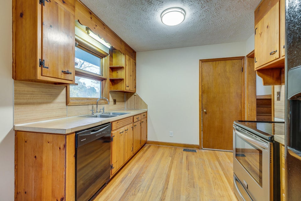 Photo #9: 137 Lakefield Circle