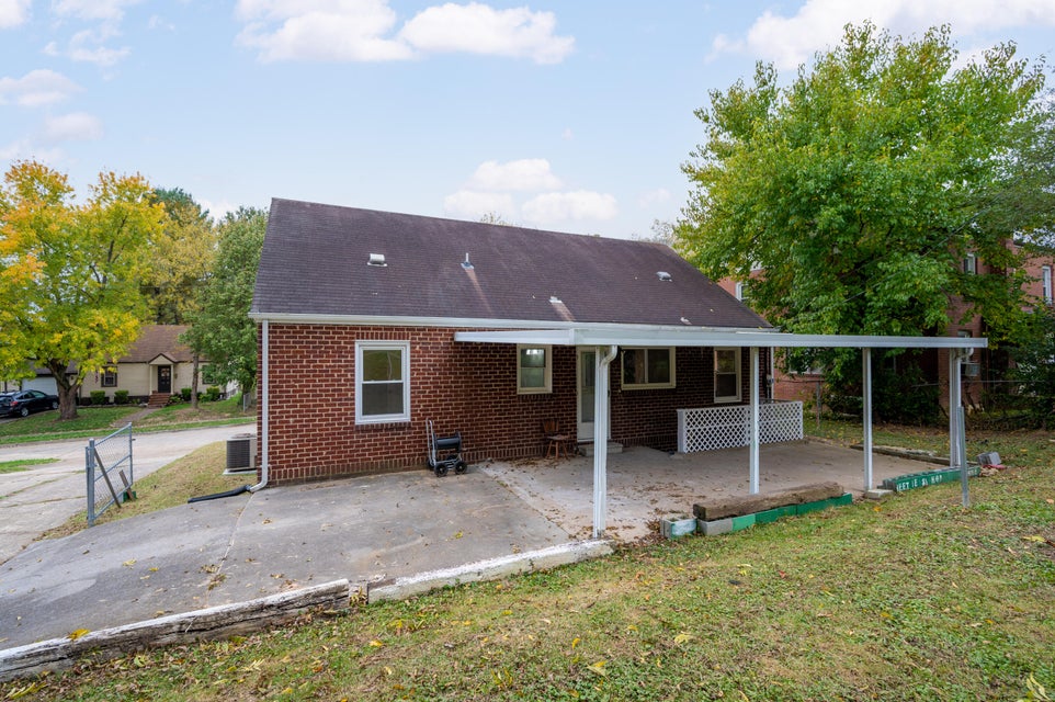Photo #37: 1009 Yadkin Street