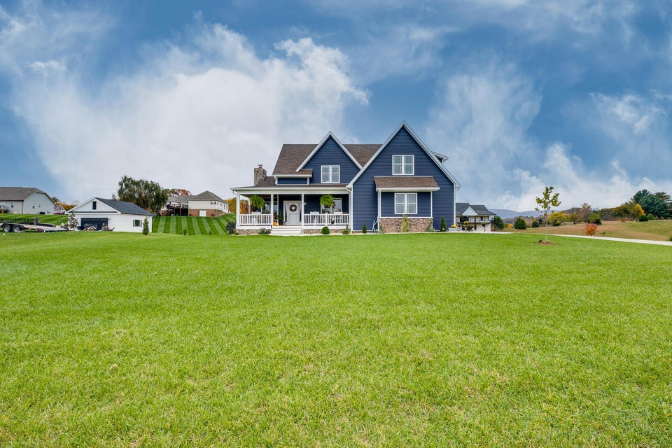 Photo #2: 133 Lakeview Estates Drive