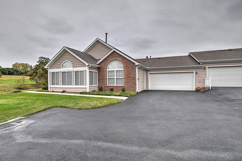Photo #3: 230 Avonlea Place