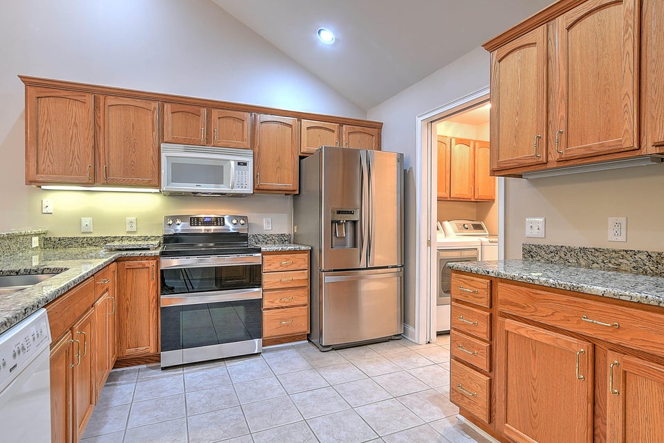 Photo #15: 230 Avonlea Place