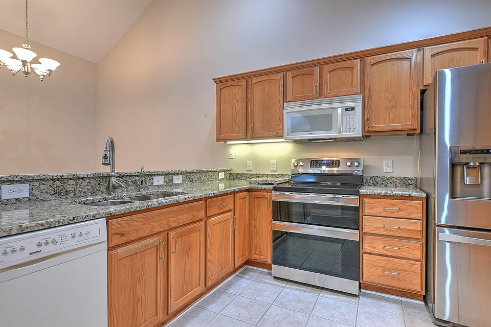 Photo #16: 230 Avonlea Place