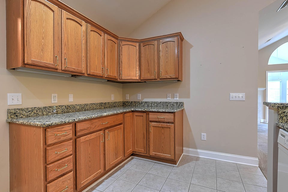 Photo #17: 230 Avonlea Place