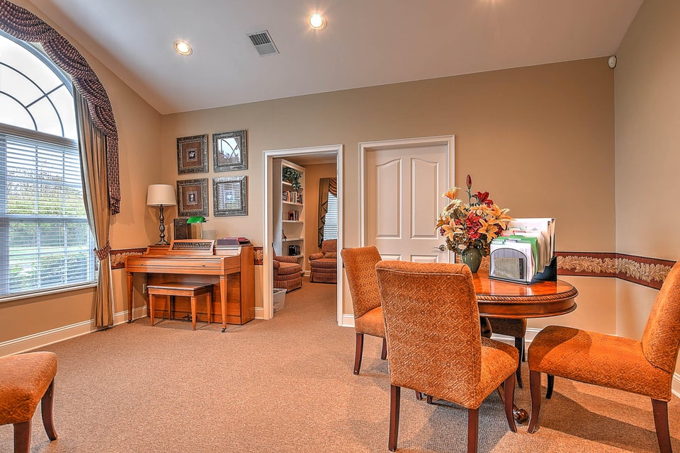 Photo #40: 230 Avonlea Place