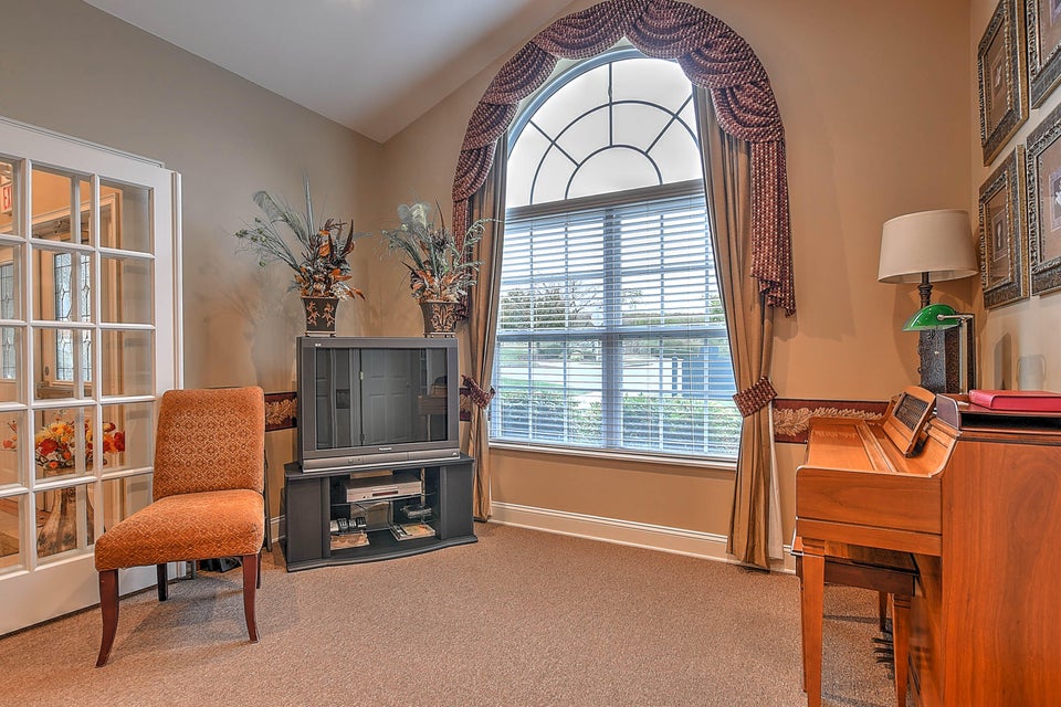 Photo #42: 230 Avonlea Place