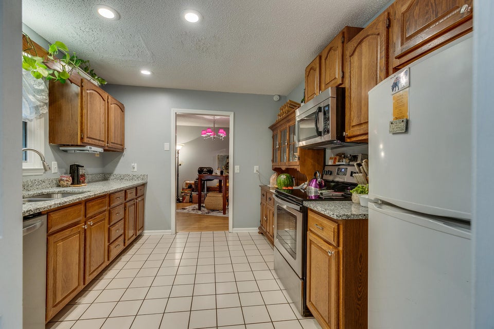 Photo #16: 217 Windridge Colony