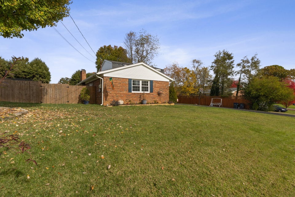 Photo #3: 305 Claymore Drive