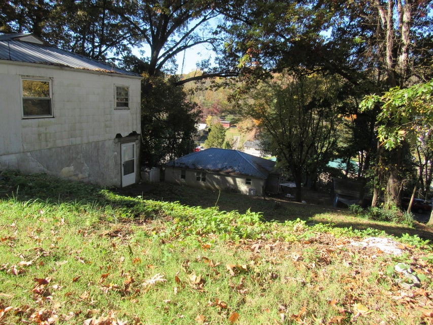 Photo #3: 975 Kinsler Avenue