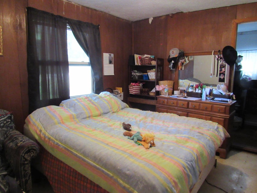 Photo #10: 975 Kinsler Avenue