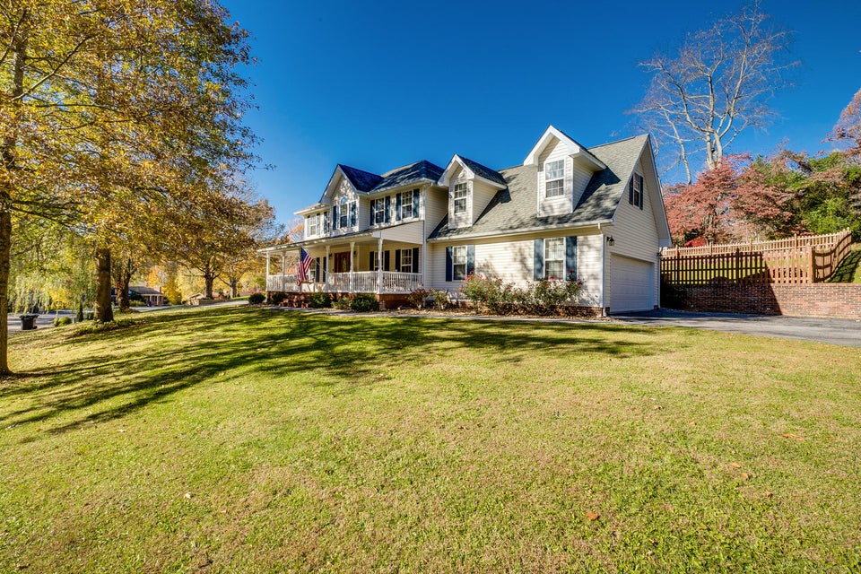 Photo #3: 115 Oak Forest Drive