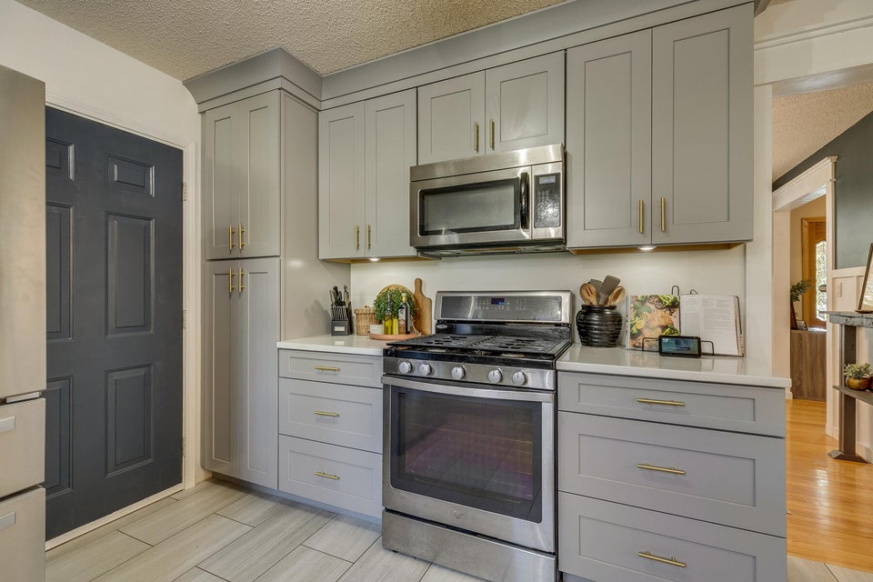 Photo #17: 115 Oak Forest Drive