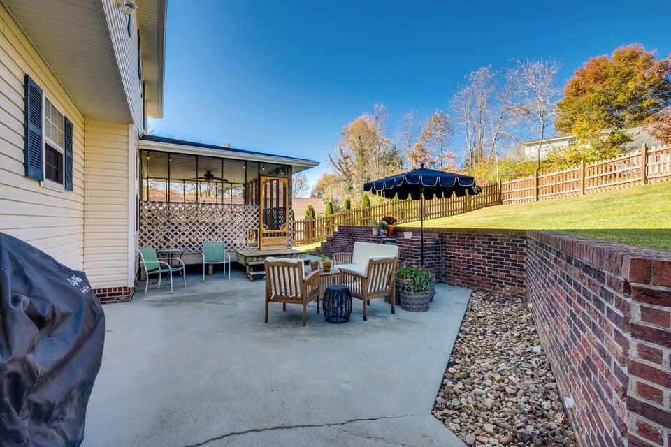 Photo #38: 115 Oak Forest Drive