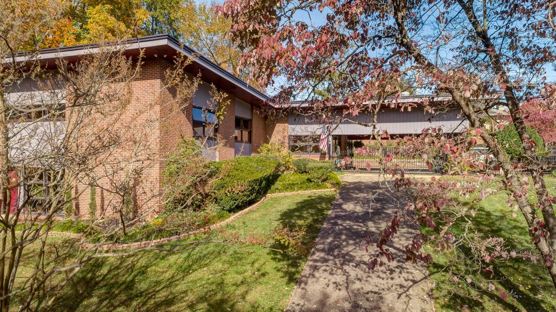 Photo #37: 1416 Crescent Drive