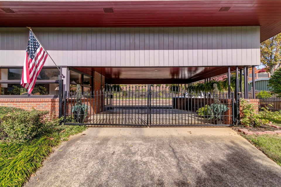 Photo #41: 1416 Crescent Drive