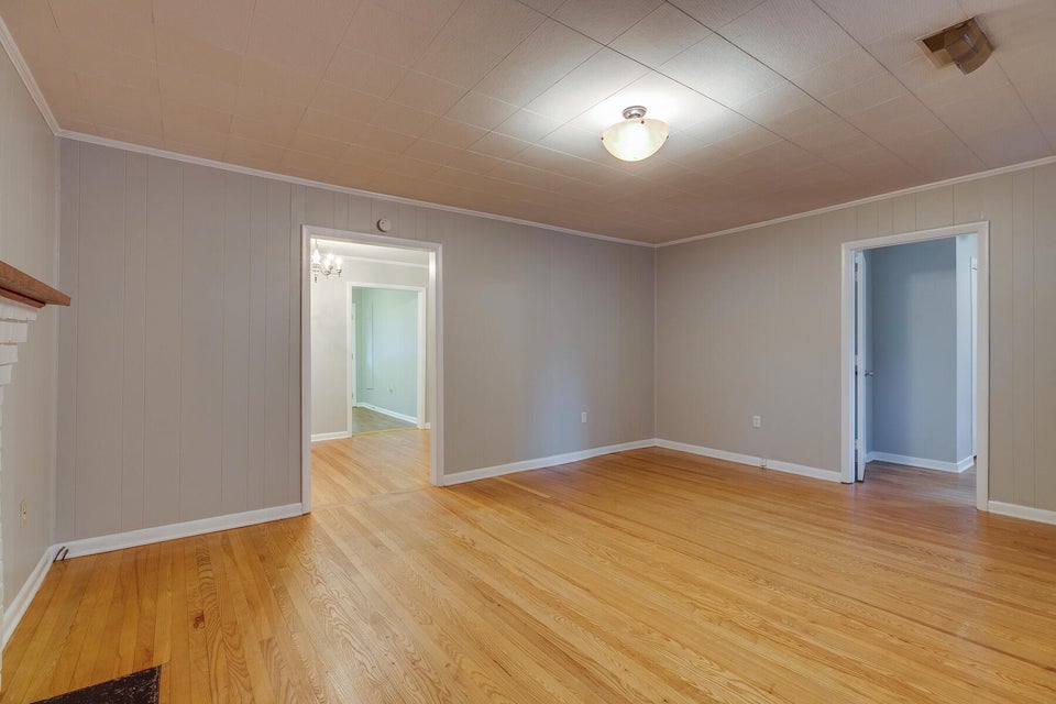 Photo #7: 1640 Jefferson Avenue