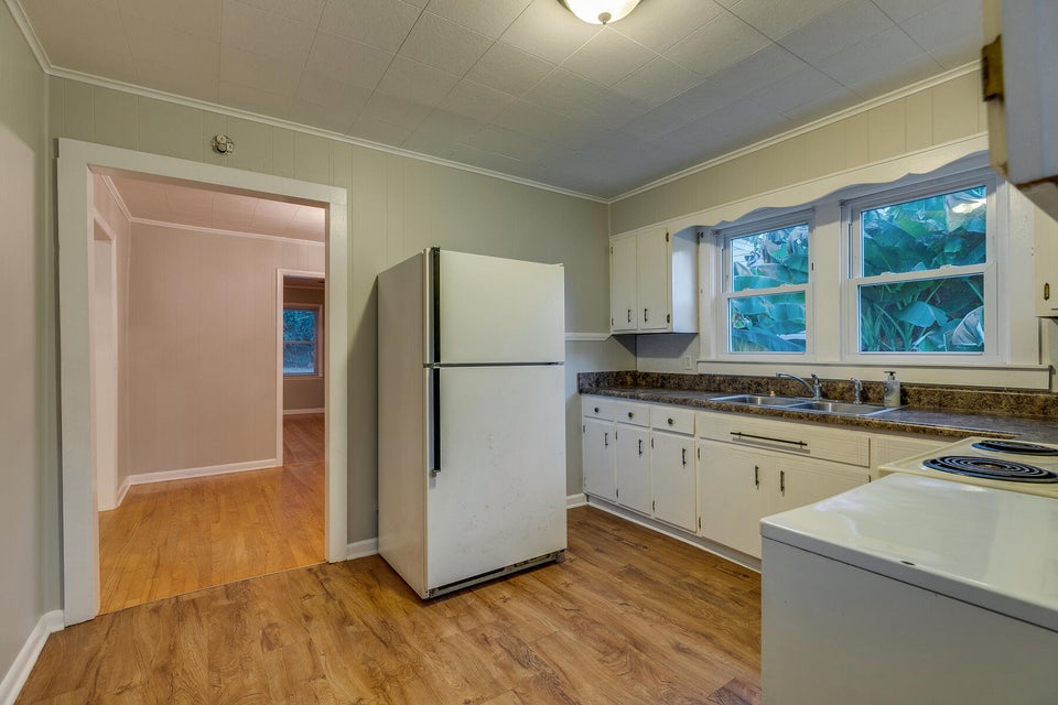 Photo #12: 1640 Jefferson Avenue