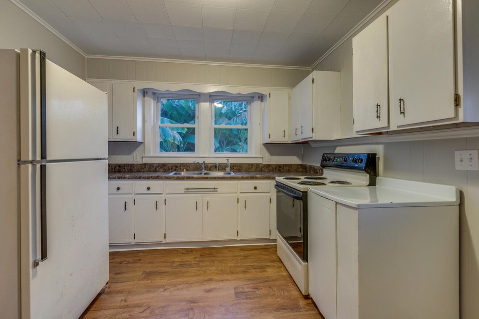 Photo #13: 1640 Jefferson Avenue