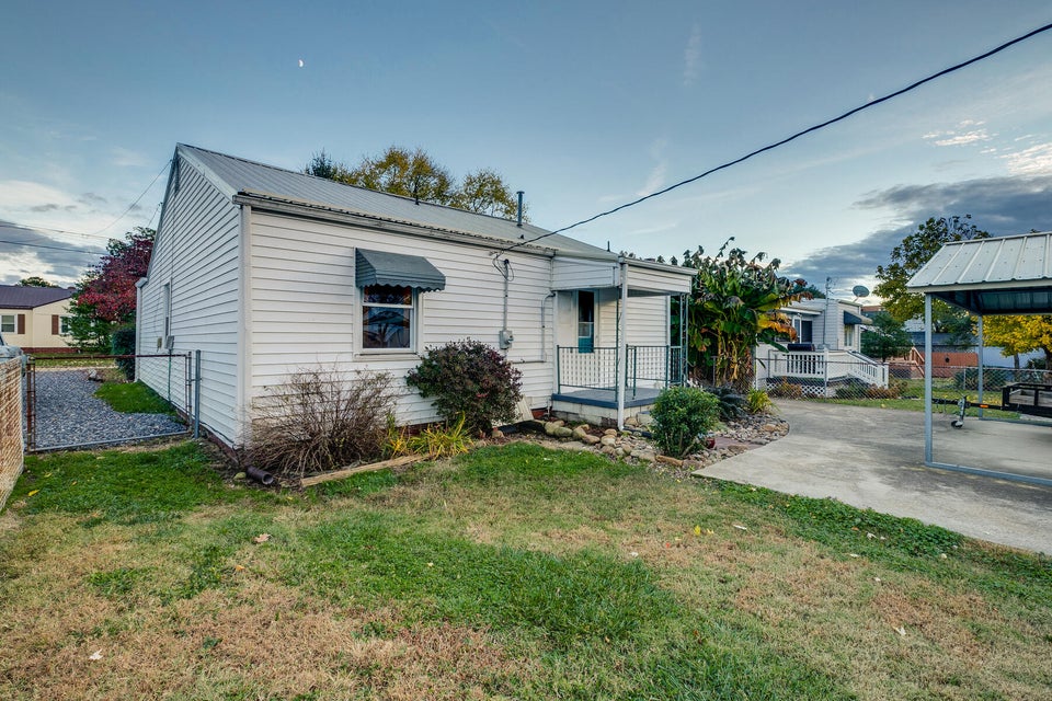 Photo #31: 1640 Jefferson Avenue