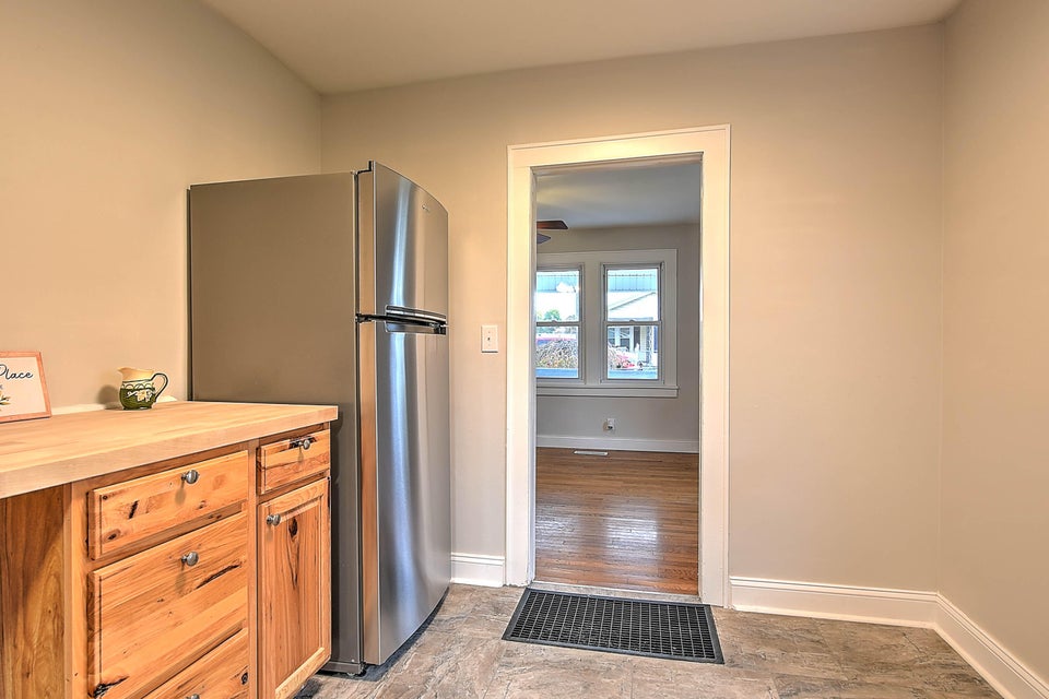 Photo #10: 1216 Kentucky Avenue