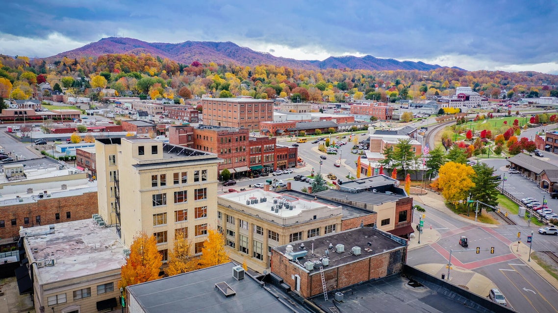 Photo #33: 200 Main Street