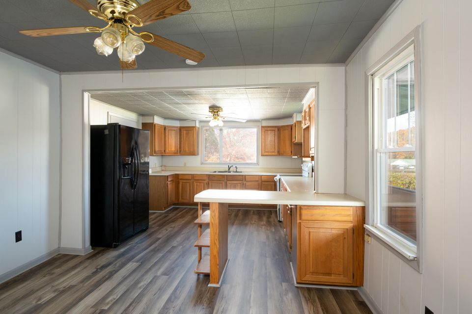 Photo #2: 705 Sunnyview Drive