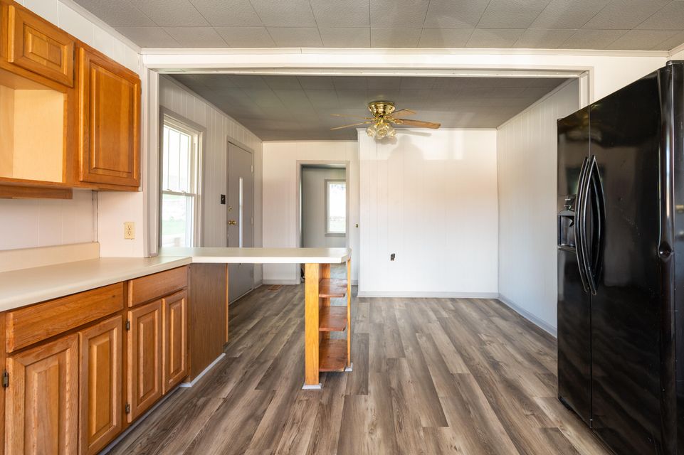 Photo #7: 705 Sunnyview Drive