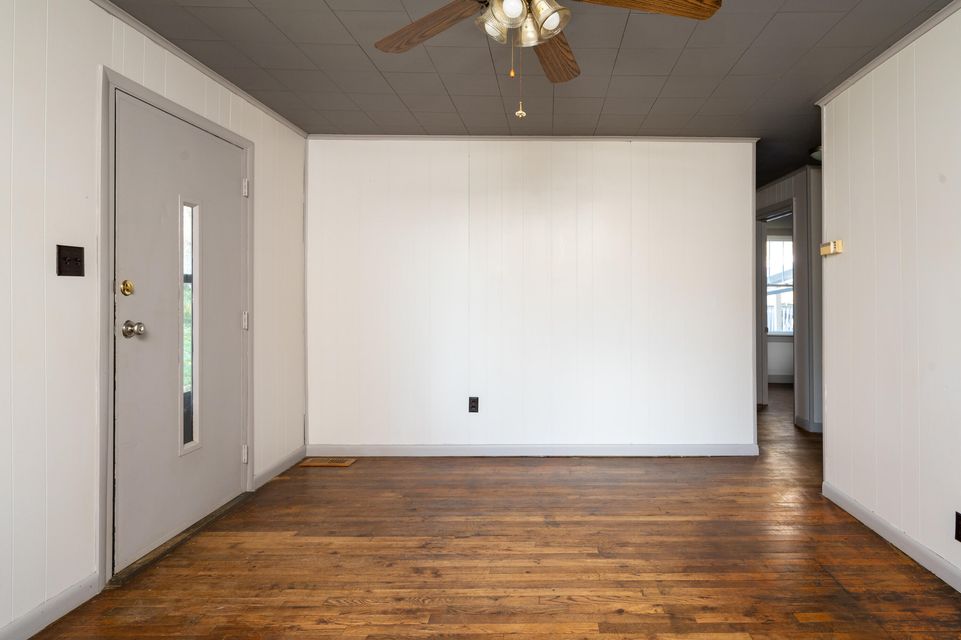 Photo #9: 705 Sunnyview Drive
