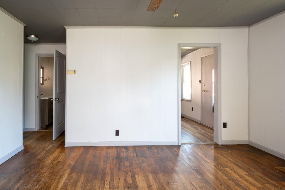 Photo #11: 705 Sunnyview Drive