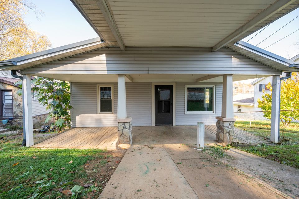 Photo #27: 705 Sunnyview Drive