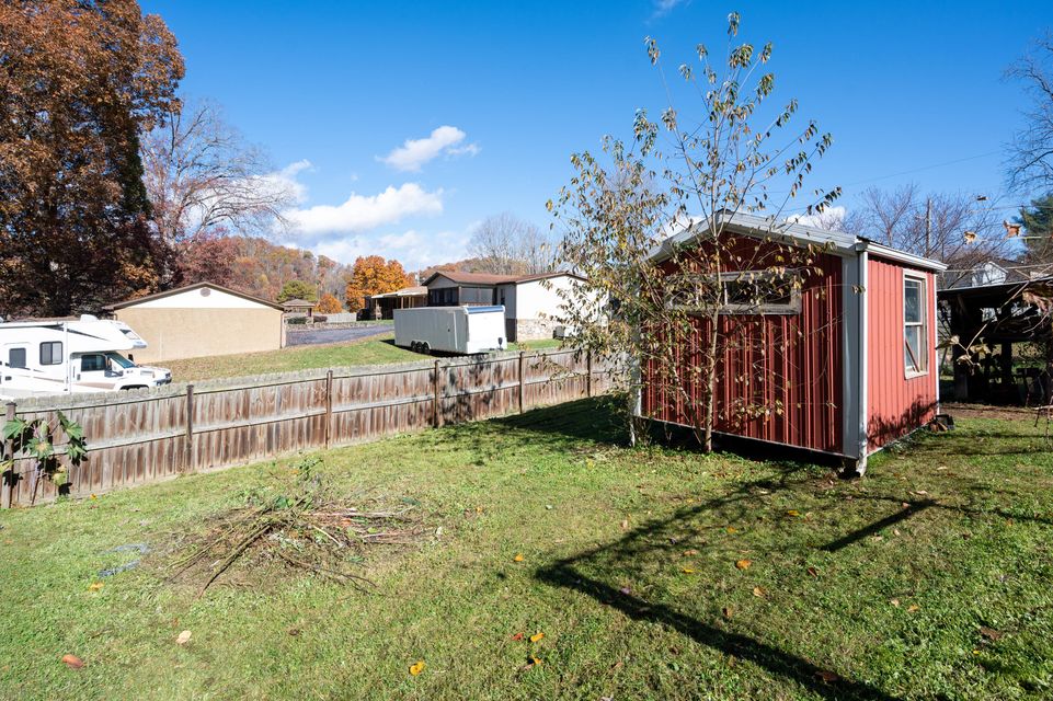 Photo #35: 705 Sunnyview Drive