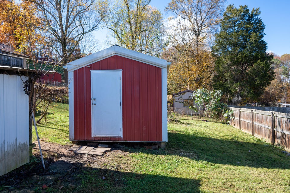 Photo #36: 705 Sunnyview Drive