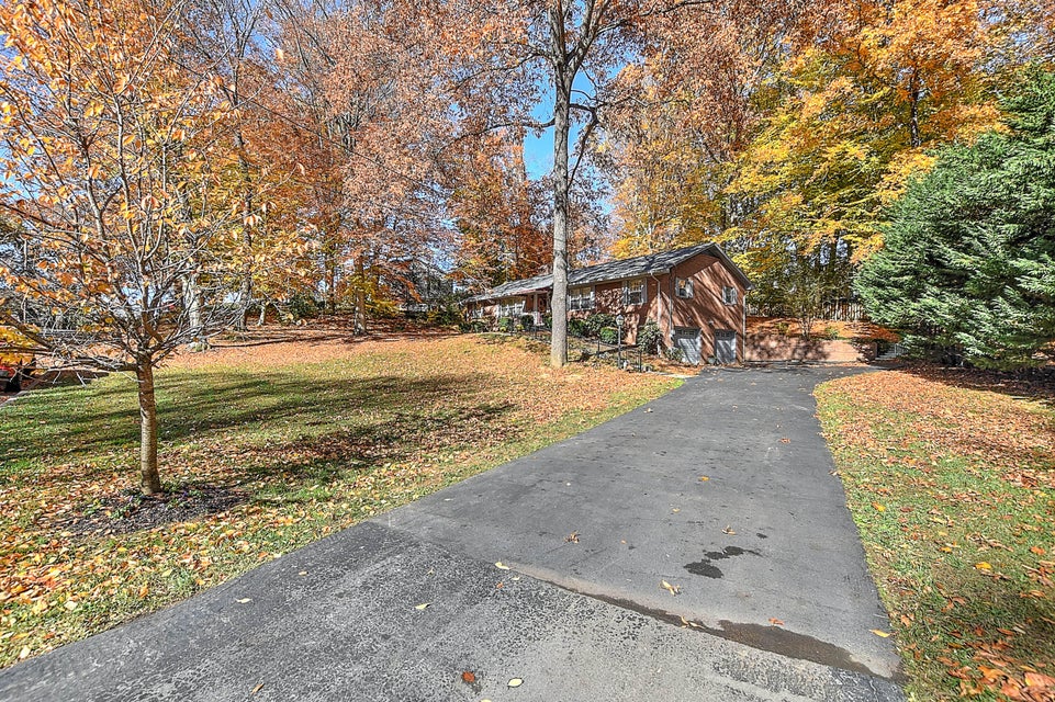 Photo #3: 1516 Robin Hood Lane