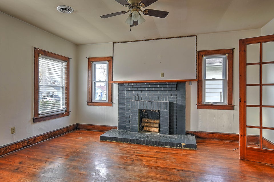 Photo #4: 921 Myrtle Street
