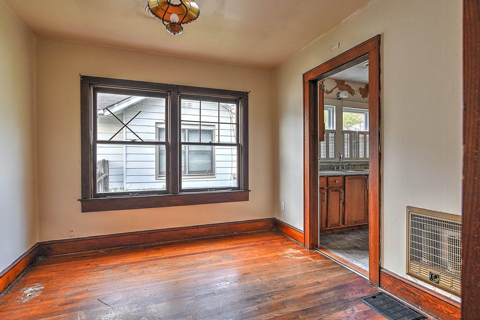 Photo #8: 921 Myrtle Street