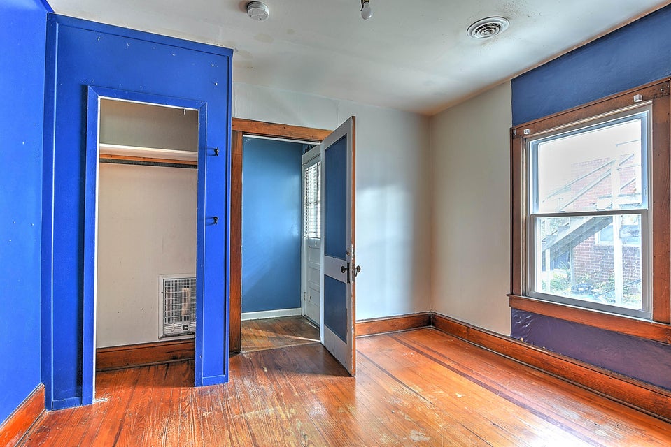Photo #15: 921 Myrtle Street