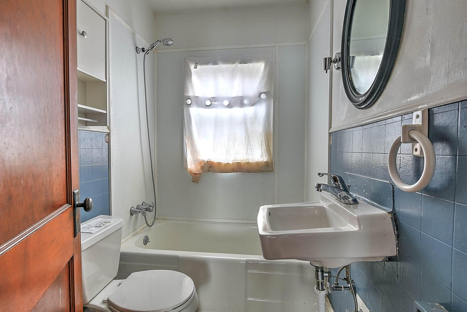 Photo #16: 921 Myrtle Street