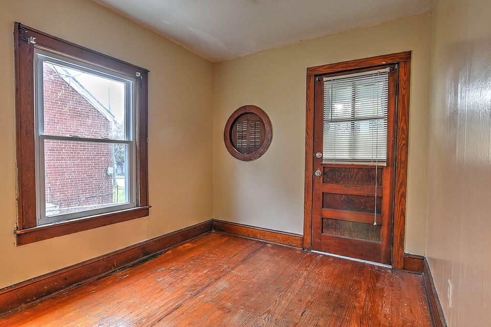 Photo #17: 921 Myrtle Street
