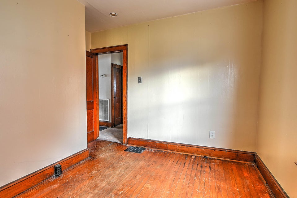 Photo #18: 921 Myrtle Street
