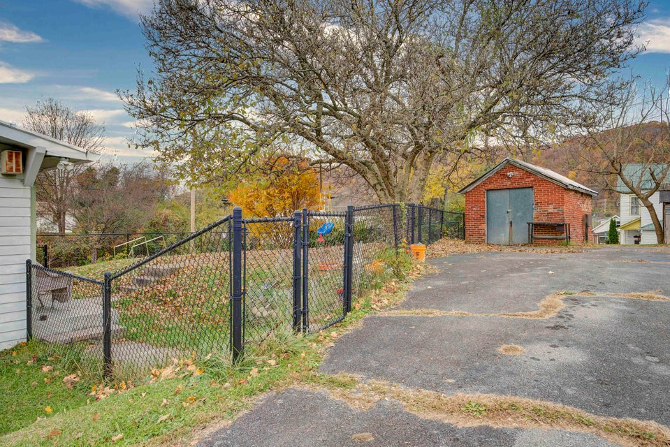Photo #8: 616 Myrtle Avenue