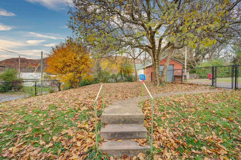 Photo #7: 616 Myrtle Avenue